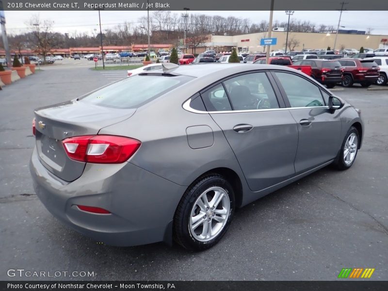 Pepperdust Metallic / Jet Black 2018 Chevrolet Cruze LT