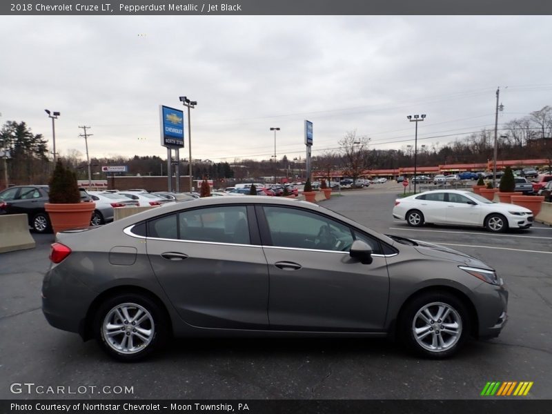 Pepperdust Metallic / Jet Black 2018 Chevrolet Cruze LT