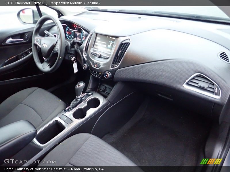 Pepperdust Metallic / Jet Black 2018 Chevrolet Cruze LT