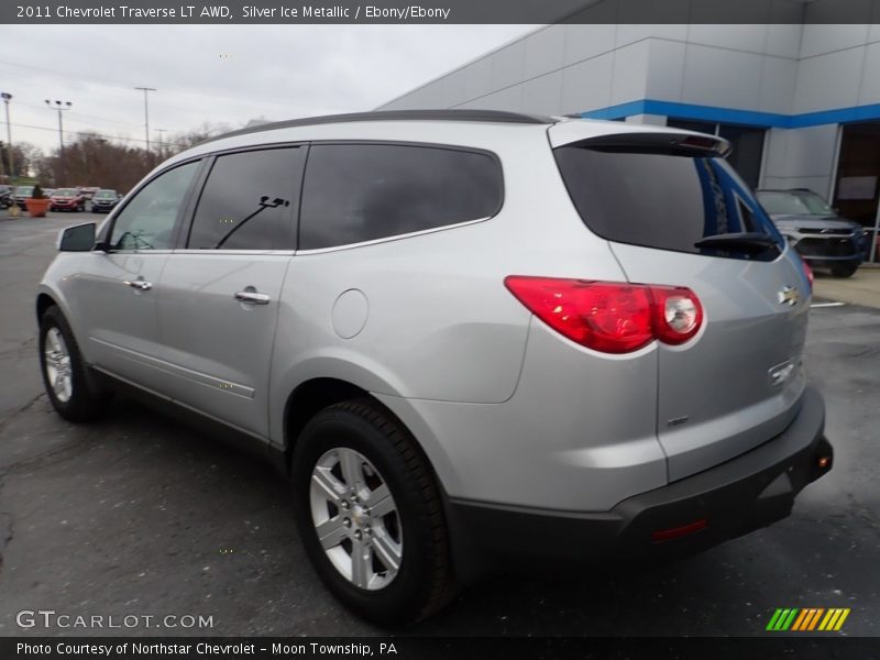Silver Ice Metallic / Ebony/Ebony 2011 Chevrolet Traverse LT AWD