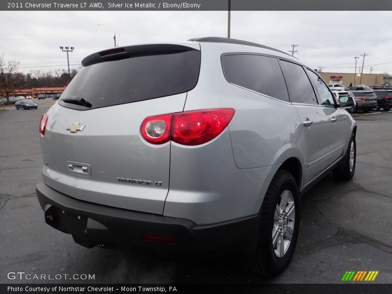 Silver Ice Metallic / Ebony/Ebony 2011 Chevrolet Traverse LT AWD