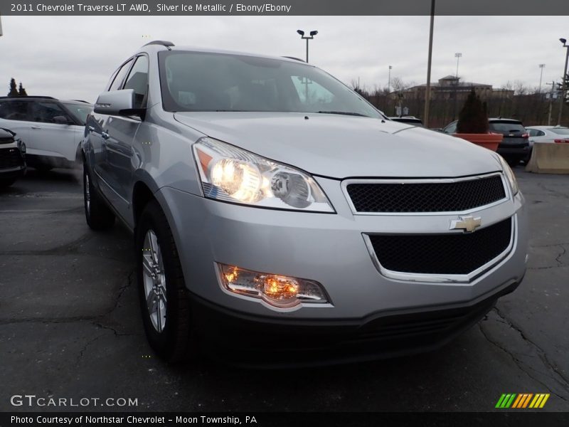 Silver Ice Metallic / Ebony/Ebony 2011 Chevrolet Traverse LT AWD