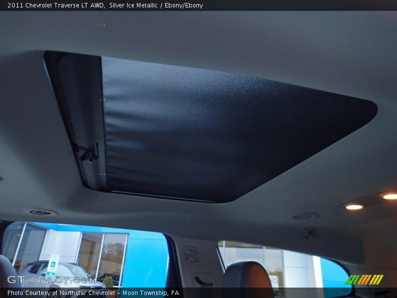 Silver Ice Metallic / Ebony/Ebony 2011 Chevrolet Traverse LT AWD