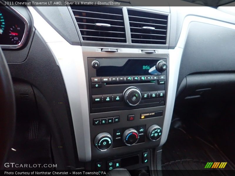 Silver Ice Metallic / Ebony/Ebony 2011 Chevrolet Traverse LT AWD