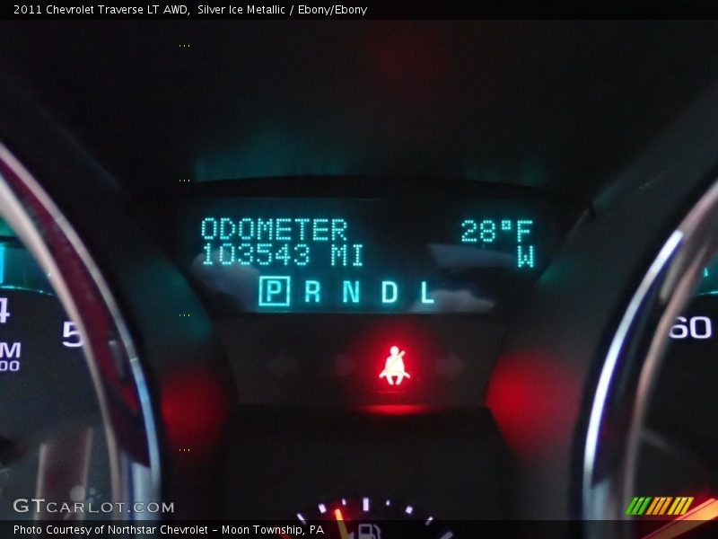 Silver Ice Metallic / Ebony/Ebony 2011 Chevrolet Traverse LT AWD