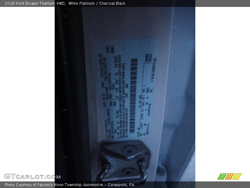 White Platinum / Charcoal Black 2018 Ford Escape Titanium 4WD