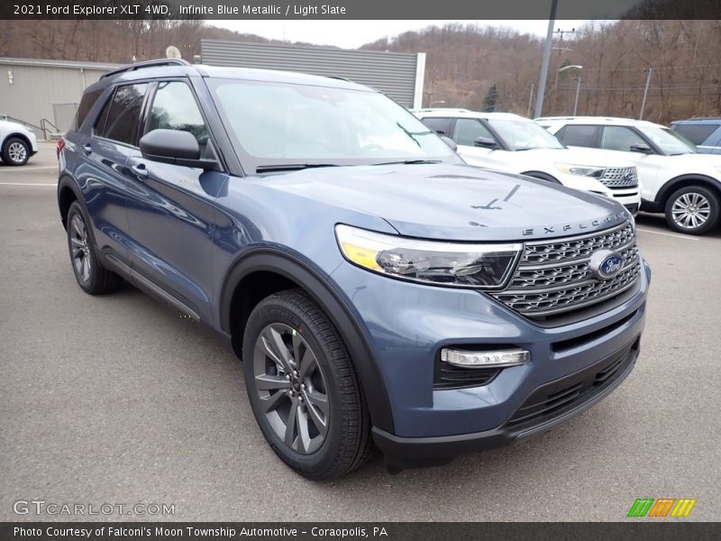 Front 3/4 View of 2021 Explorer XLT 4WD