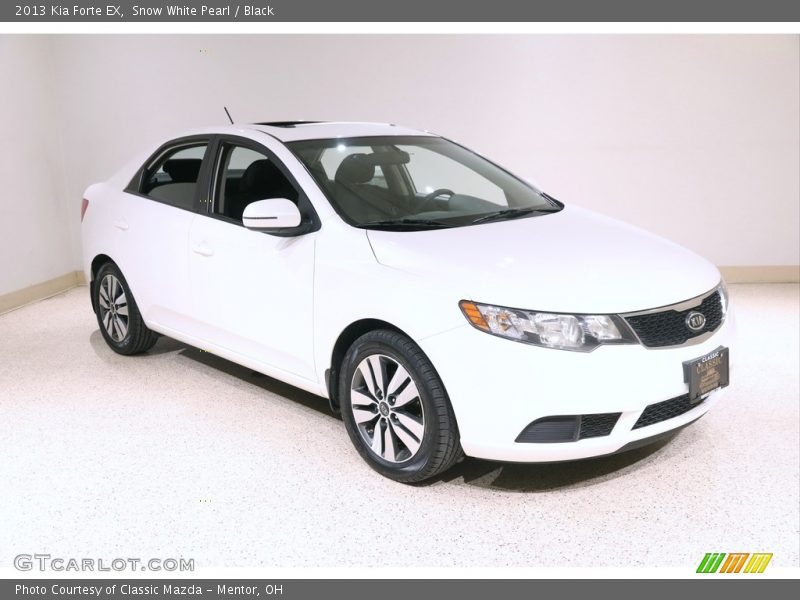 Snow White Pearl / Black 2013 Kia Forte EX