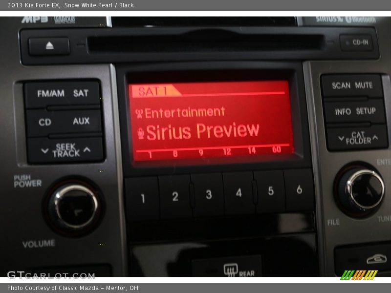 Snow White Pearl / Black 2013 Kia Forte EX