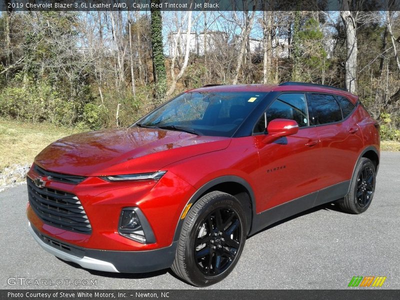Front 3/4 View of 2019 Blazer 3.6L Leather AWD