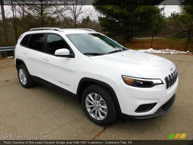 Bright White / Black 2021 Jeep Cherokee Latitude