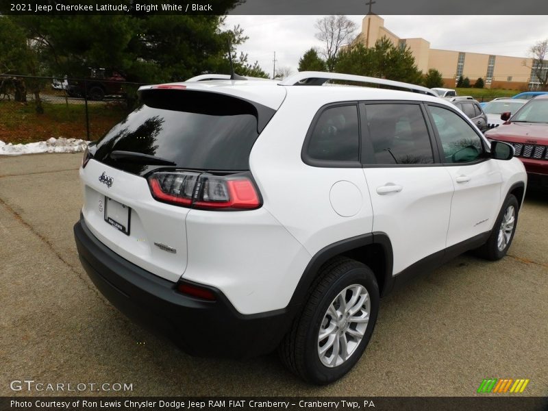 Bright White / Black 2021 Jeep Cherokee Latitude
