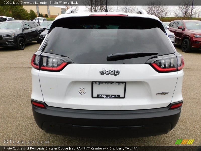 Bright White / Black 2021 Jeep Cherokee Latitude