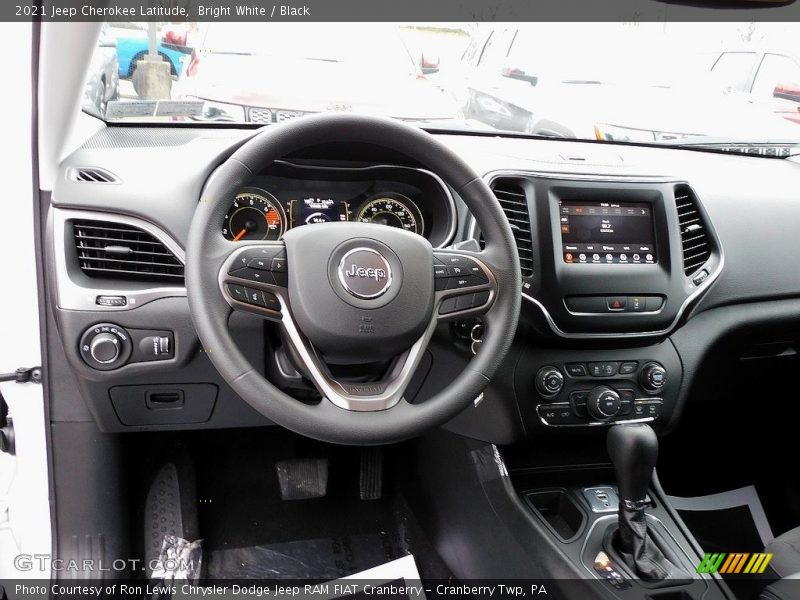 Bright White / Black 2021 Jeep Cherokee Latitude