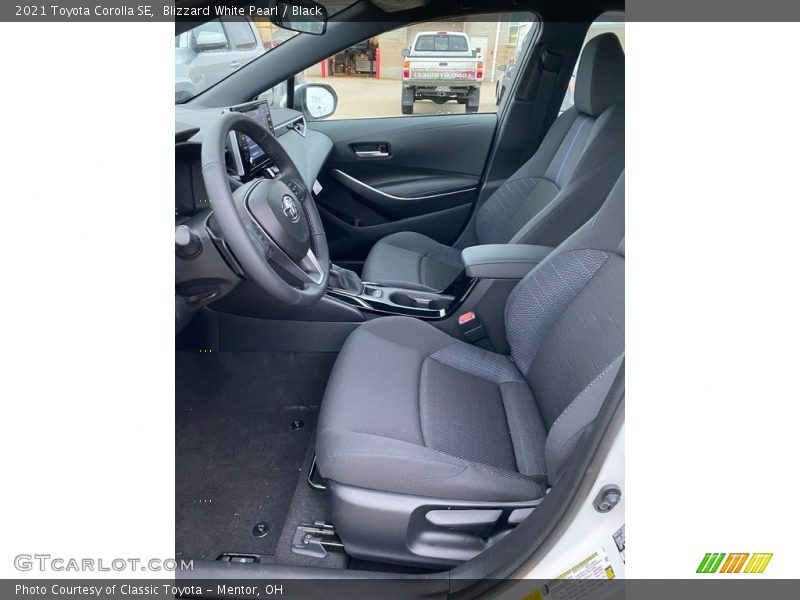 Blizzard White Pearl / Black 2021 Toyota Corolla SE