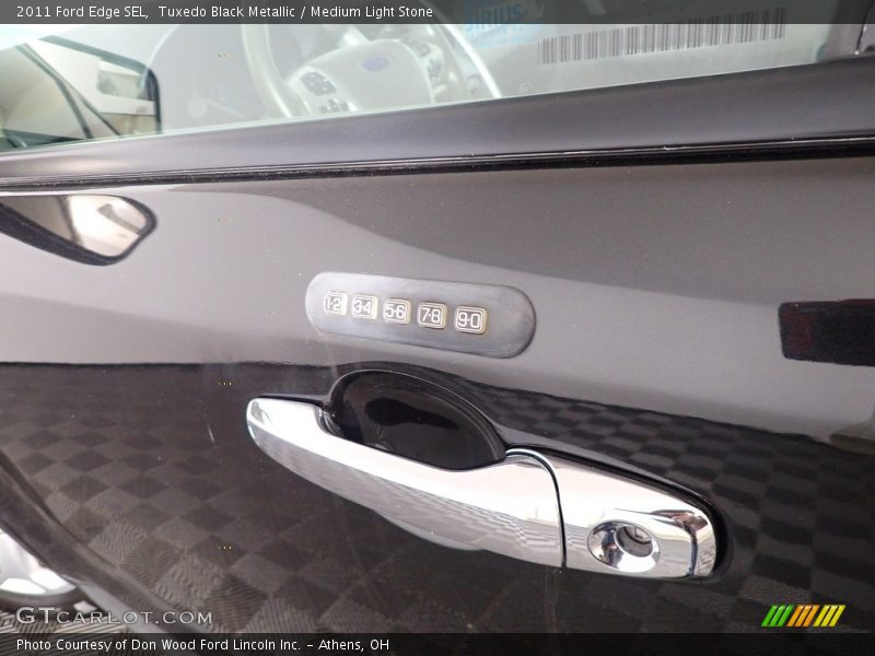 Tuxedo Black Metallic / Medium Light Stone 2011 Ford Edge SEL
