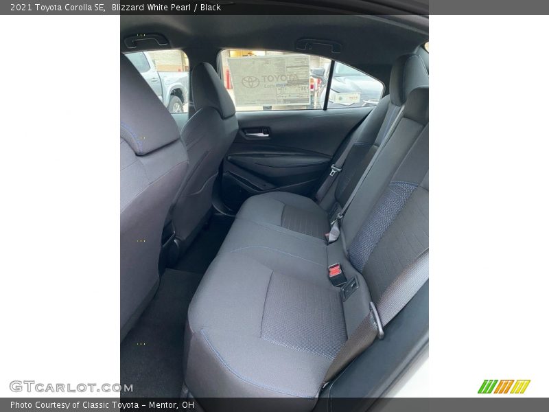 Blizzard White Pearl / Black 2021 Toyota Corolla SE