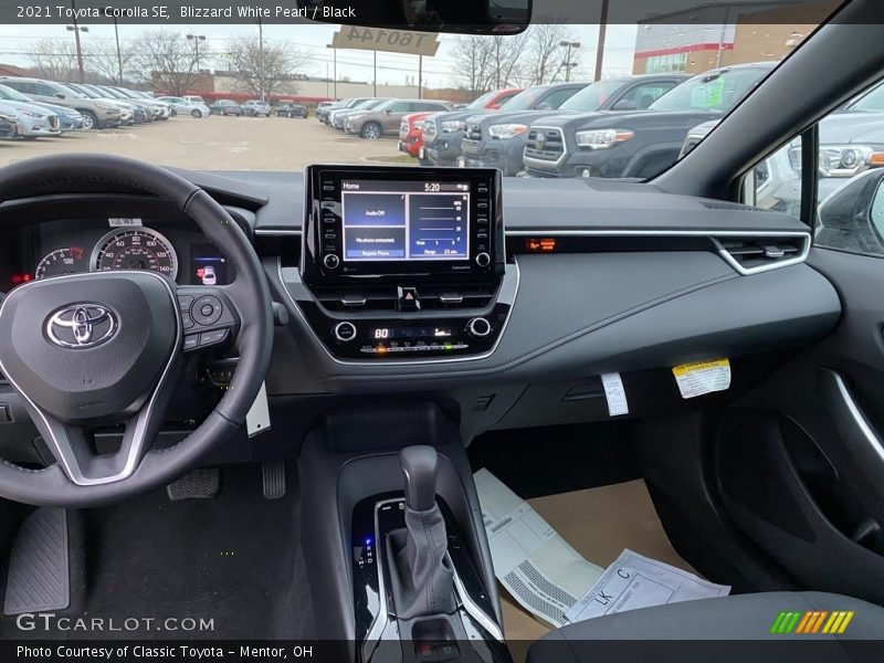 Blizzard White Pearl / Black 2021 Toyota Corolla SE