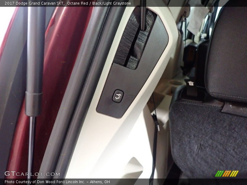 Octane Red / Black/Light Graystone 2017 Dodge Grand Caravan SXT