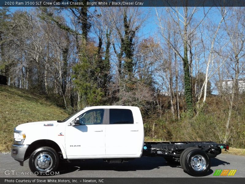 Bright White / Black/Diesel Gray 2020 Ram 3500 SLT Crew Cab 4x4 Chassis