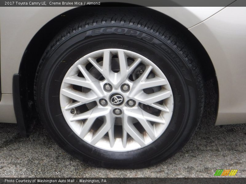 Creme Brulee Mica / Almond 2017 Toyota Camry LE