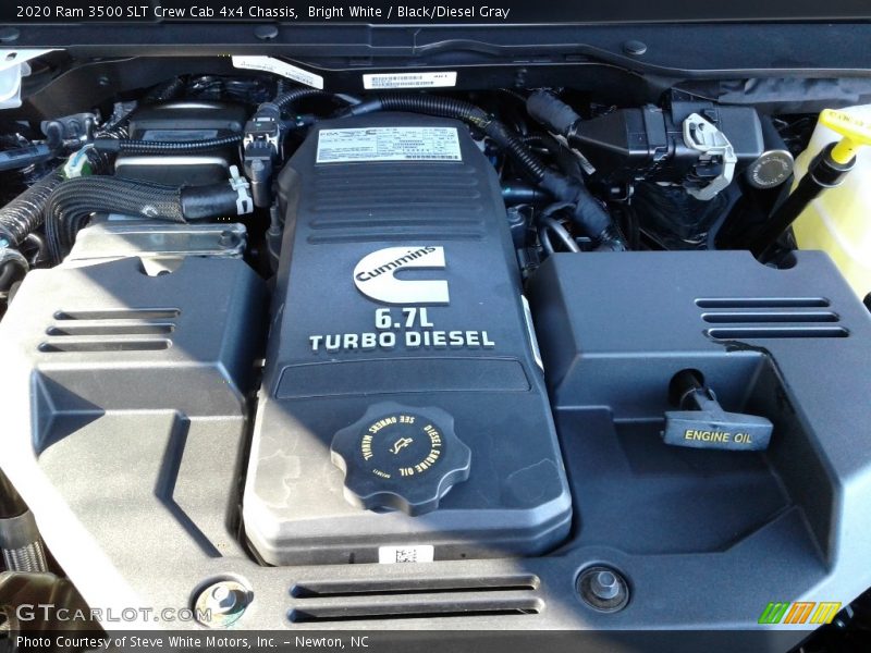Bright White / Black/Diesel Gray 2020 Ram 3500 SLT Crew Cab 4x4 Chassis