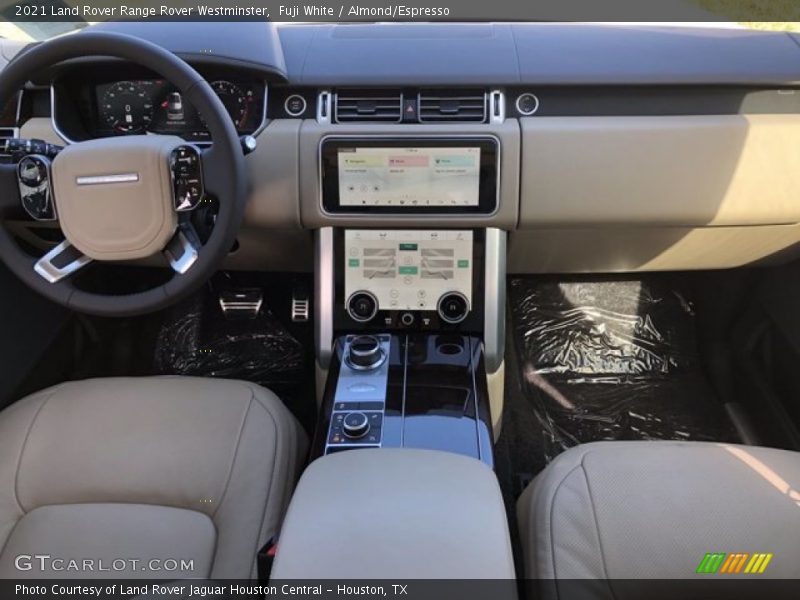 Fuji White / Almond/Espresso 2021 Land Rover Range Rover Westminster