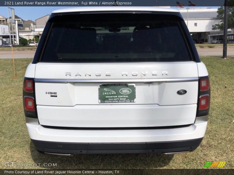 Fuji White / Almond/Espresso 2021 Land Rover Range Rover Westminster
