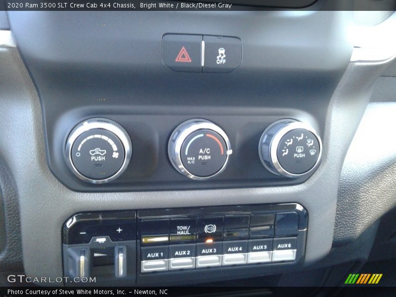 Bright White / Black/Diesel Gray 2020 Ram 3500 SLT Crew Cab 4x4 Chassis