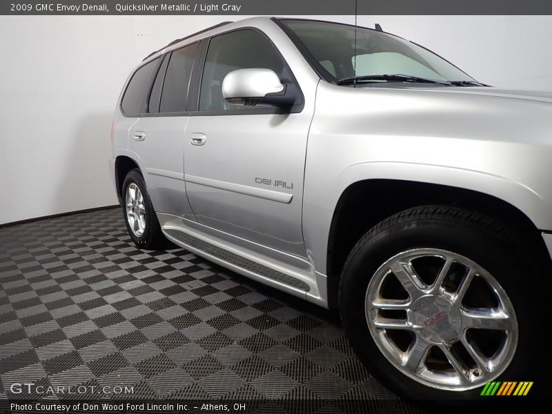 Quicksilver Metallic / Light Gray 2009 GMC Envoy Denali