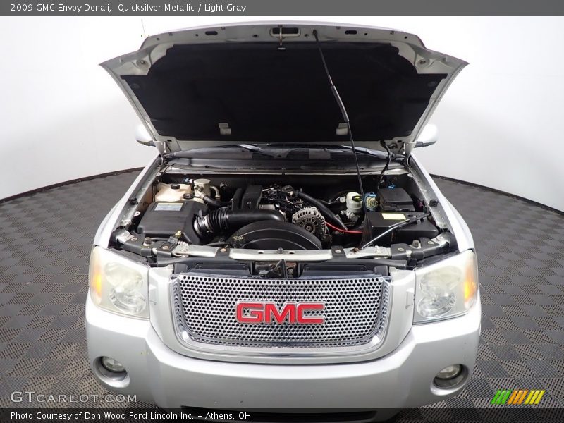 Quicksilver Metallic / Light Gray 2009 GMC Envoy Denali