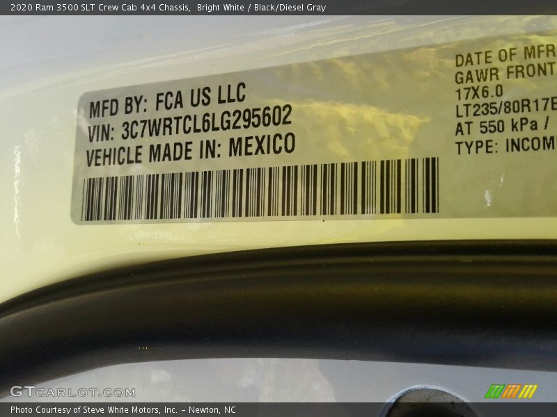 Bright White / Black/Diesel Gray 2020 Ram 3500 SLT Crew Cab 4x4 Chassis