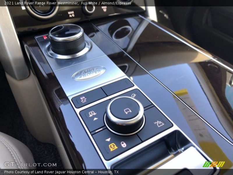 Fuji White / Almond/Espresso 2021 Land Rover Range Rover Westminster