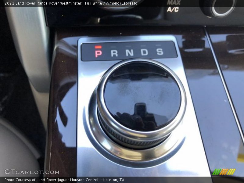 Fuji White / Almond/Espresso 2021 Land Rover Range Rover Westminster