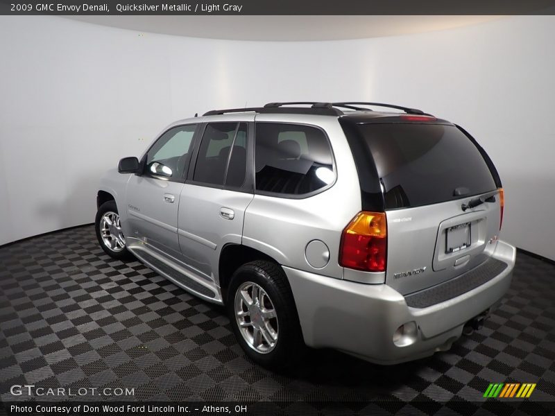 Quicksilver Metallic / Light Gray 2009 GMC Envoy Denali