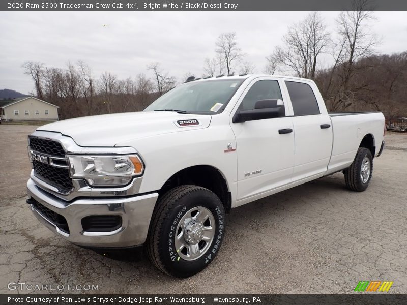 Front 3/4 View of 2020 2500 Tradesman Crew Cab 4x4