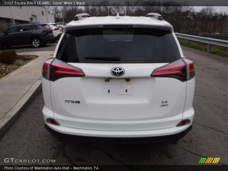 Super White / Black 2017 Toyota RAV4 LE AWD