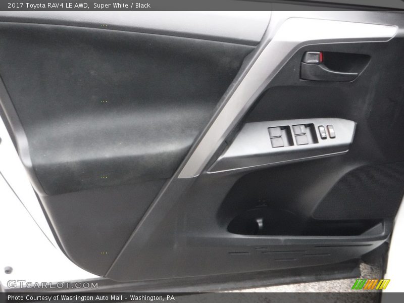 Super White / Black 2017 Toyota RAV4 LE AWD
