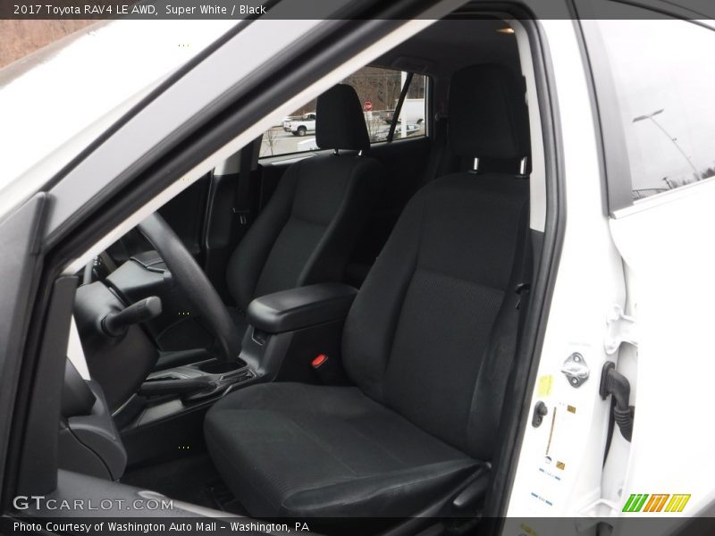 Super White / Black 2017 Toyota RAV4 LE AWD