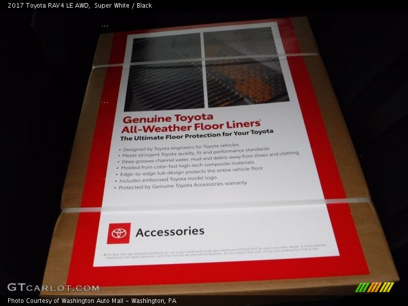 Super White / Black 2017 Toyota RAV4 LE AWD