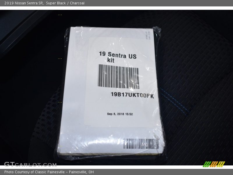 Super Black / Charcoal 2019 Nissan Sentra SR