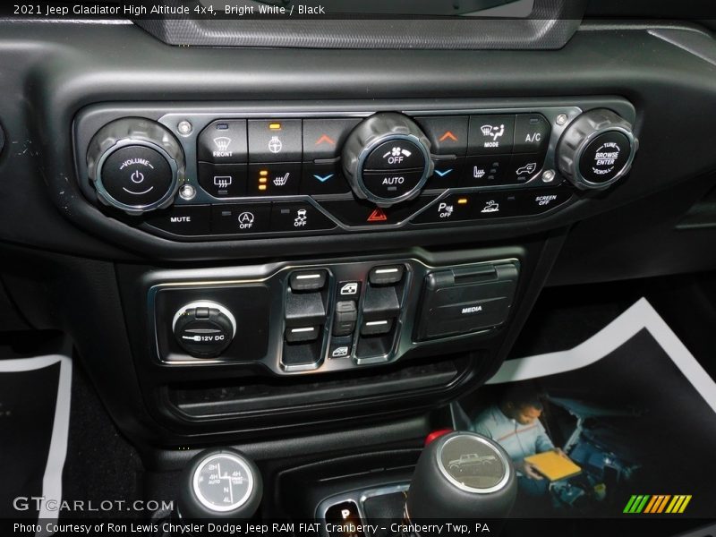 Bright White / Black 2021 Jeep Gladiator High Altitude 4x4