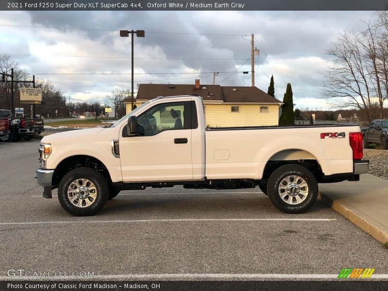 Oxford White / Medium Earth Gray 2021 Ford F250 Super Duty XLT SuperCab 4x4