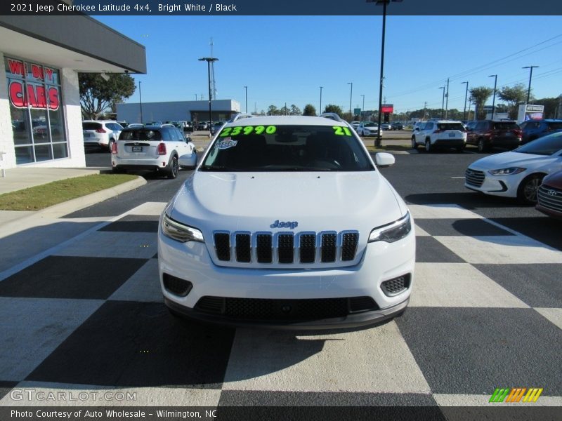 Bright White / Black 2021 Jeep Cherokee Latitude 4x4