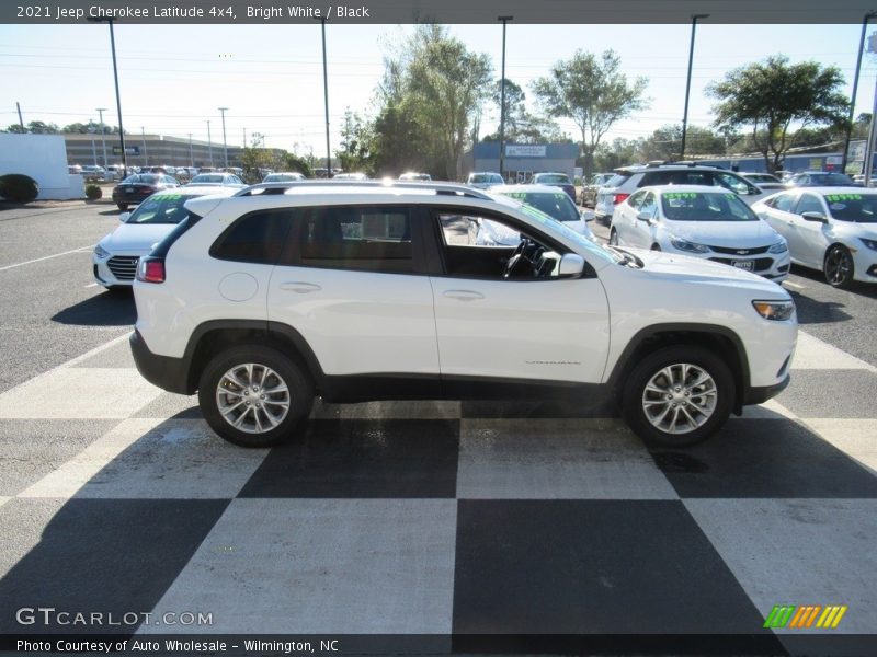 Bright White / Black 2021 Jeep Cherokee Latitude 4x4