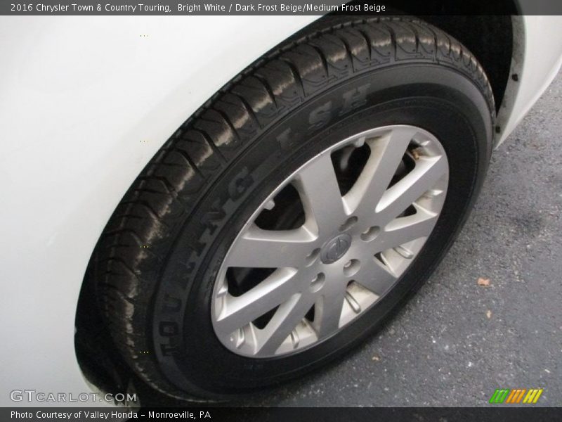 Bright White / Dark Frost Beige/Medium Frost Beige 2016 Chrysler Town & Country Touring