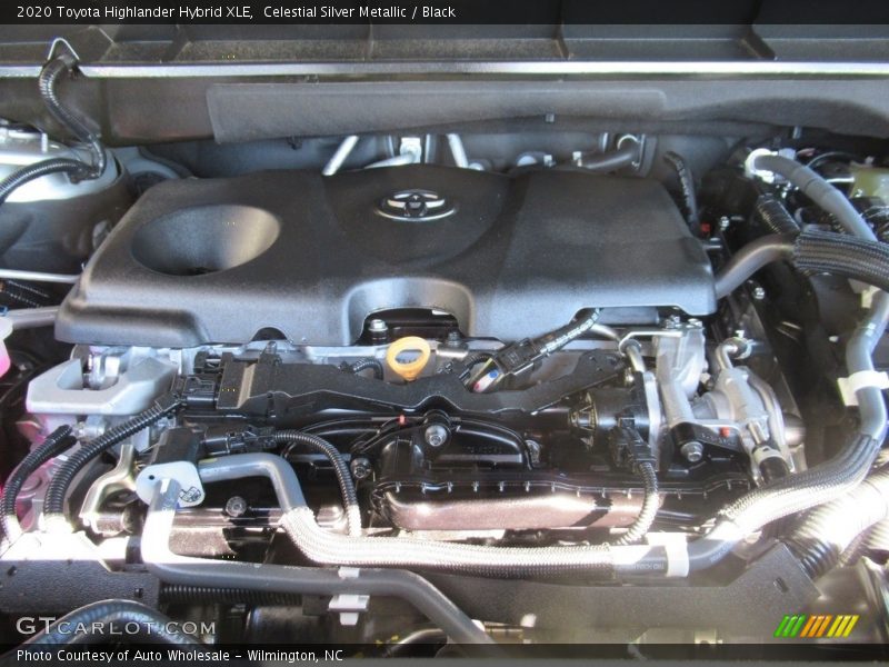 Celestial Silver Metallic / Black 2020 Toyota Highlander Hybrid XLE