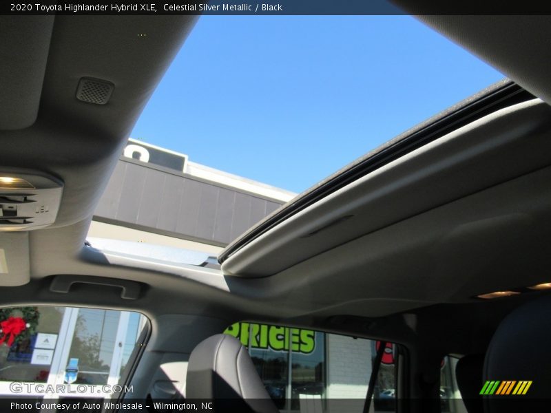 Celestial Silver Metallic / Black 2020 Toyota Highlander Hybrid XLE