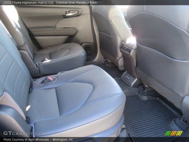 Celestial Silver Metallic / Black 2020 Toyota Highlander Hybrid XLE