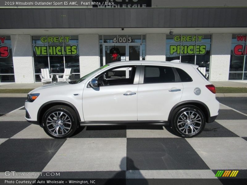 Pearl White / Black 2019 Mitsubishi Outlander Sport ES AWC